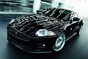 奢華速度機器，Jaguar XKR-S日內瓦問世