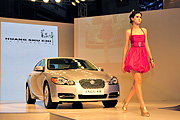 時尚人車競豔，Jaguar XF與設計師黃淑琦合作發表春夏新裝