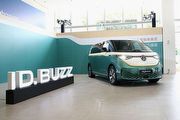 [U-EV]新增第二排雙獨立座椅選項，價格維持239.8萬，台灣福斯商旅溝通ID.Buzz LWB 6座車型