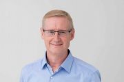 Jaguar Land Rover執行長Adrian Mardell宣布年底退休，35年傳奇劃下句點、品牌重塑邁新頁