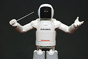 交響情人夢機器人版，Honda ASIMO客串指揮底特律交響樂團