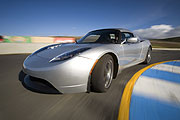 環保性能通吃，Tesla Roadster電動跑車銷售火旺